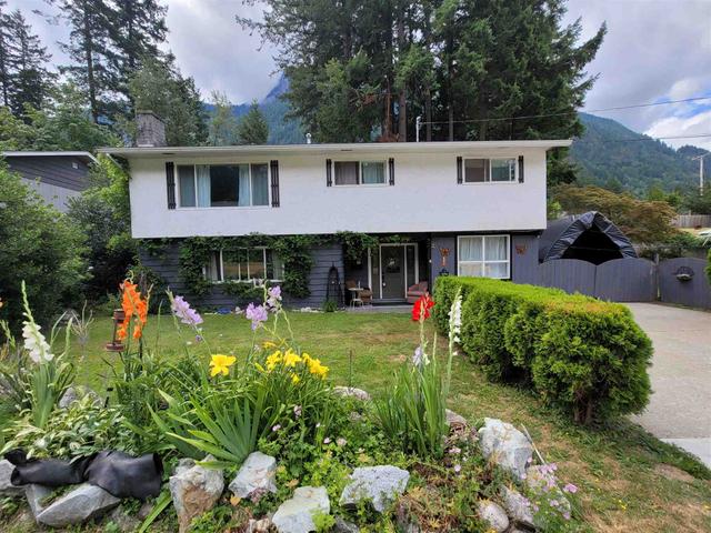 300 ROBERTSON CRESCENT