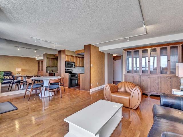 2203 - 5645 BARKER AVENUE