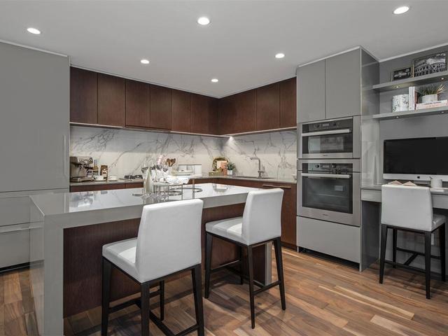 401 - 1633 CAPILANO ROAD