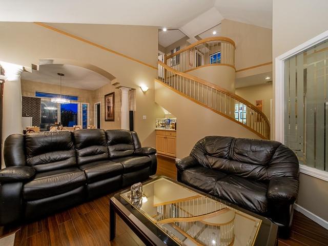 25 - 3500 CUNNINGHAM DRIVE