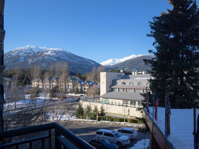 325/327 - 4050 WHISTLER WAY