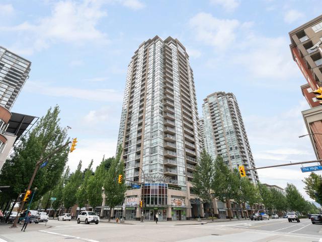 1902 - 2978 GLEN DRIVE