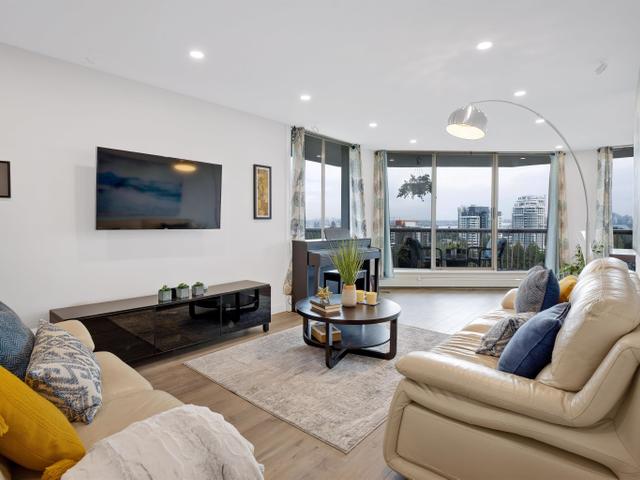 1209 - 2024 FULLERTON AVENUE