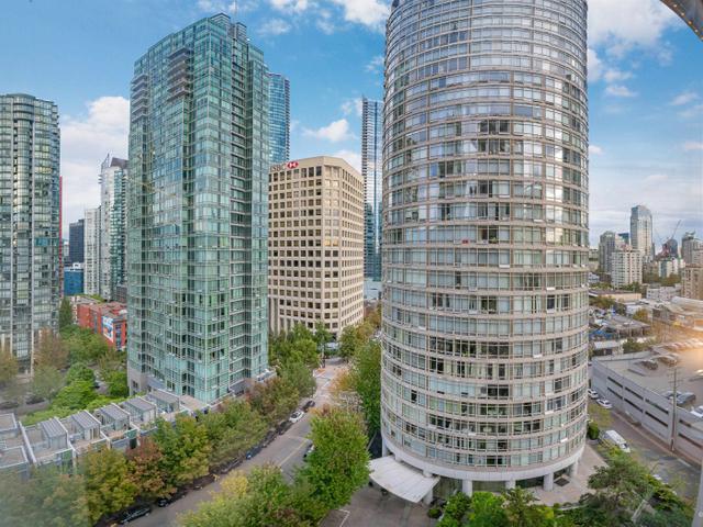 1301 - 1288 ALBERNI STREET