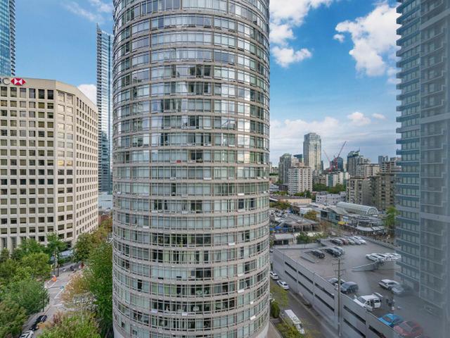 1301 - 1288 ALBERNI STREET