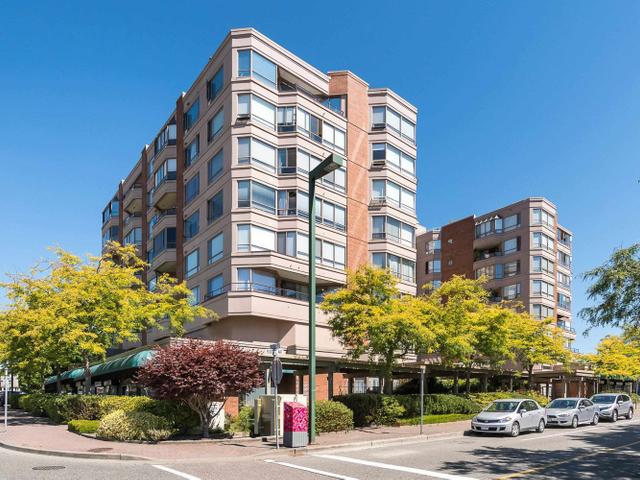 406 - 15111 RUSSELL AVENUE