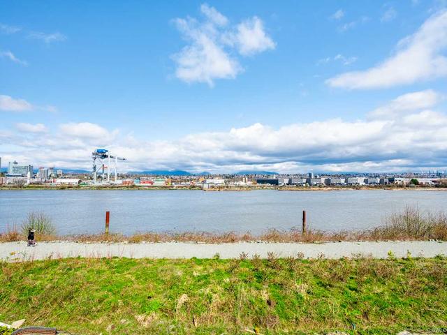 37 - 10233 RIVER DRIVE