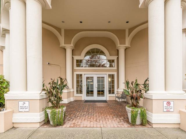 210 - 2985 PRINCESS CRESCENT