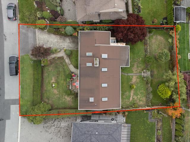 4221 CANTERBURY CRESCENT