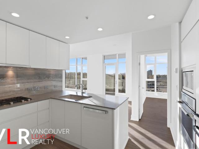 208 - 450 WESTVIEW STREET