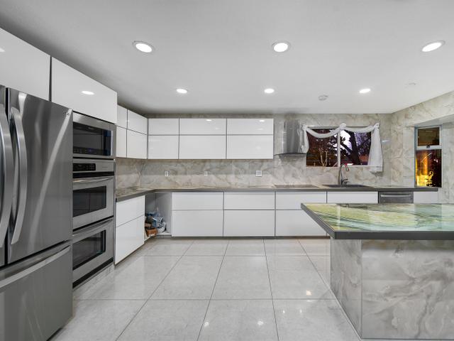 21183 STONEHOUSE AVENUE