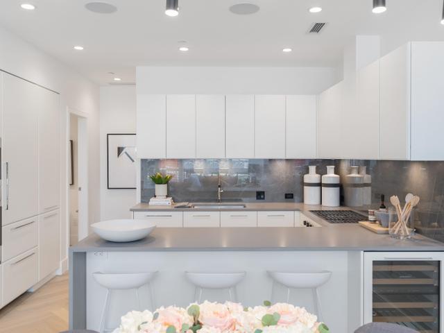 607 WEST 31ST AVENUE