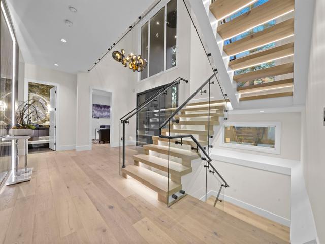 728 ROCHESTER AVENUE