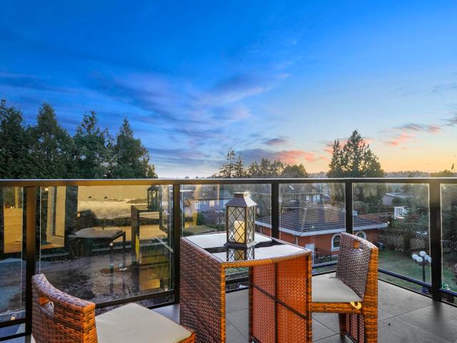 728 ROCHESTER AVENUE