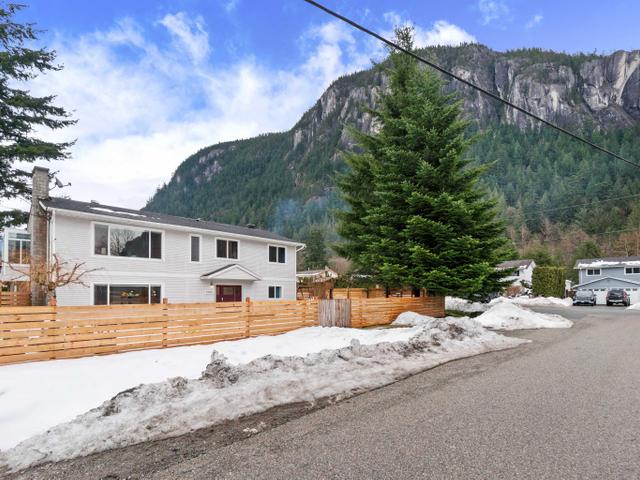 2030 MAPLE DRIVE