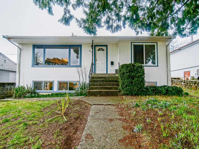 916 LADNER STREET