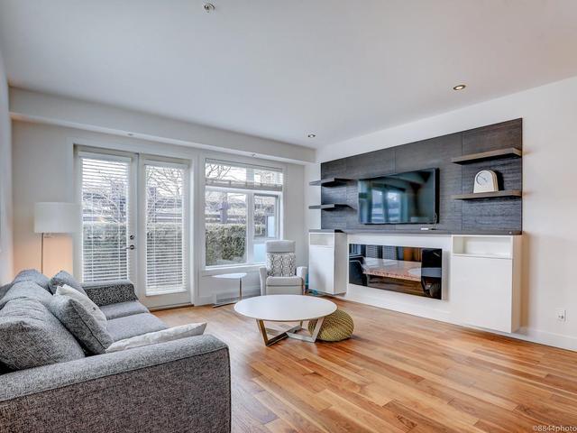 4937 MACKENZIE STREET