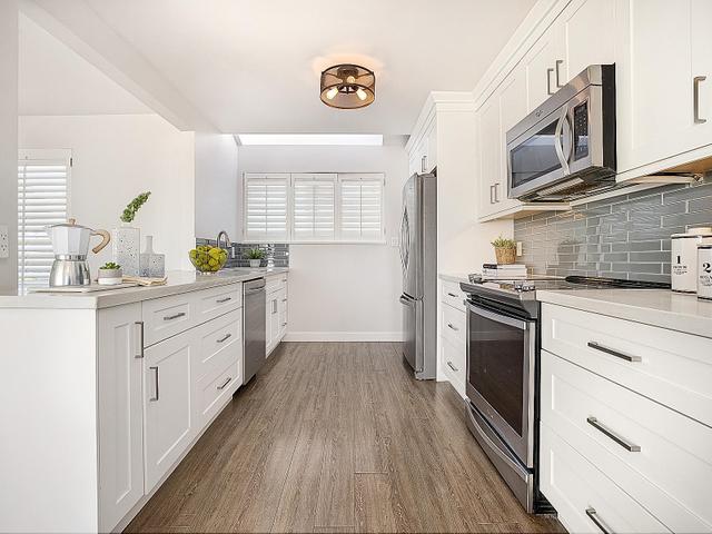 3 - 270 E 3RD STREET