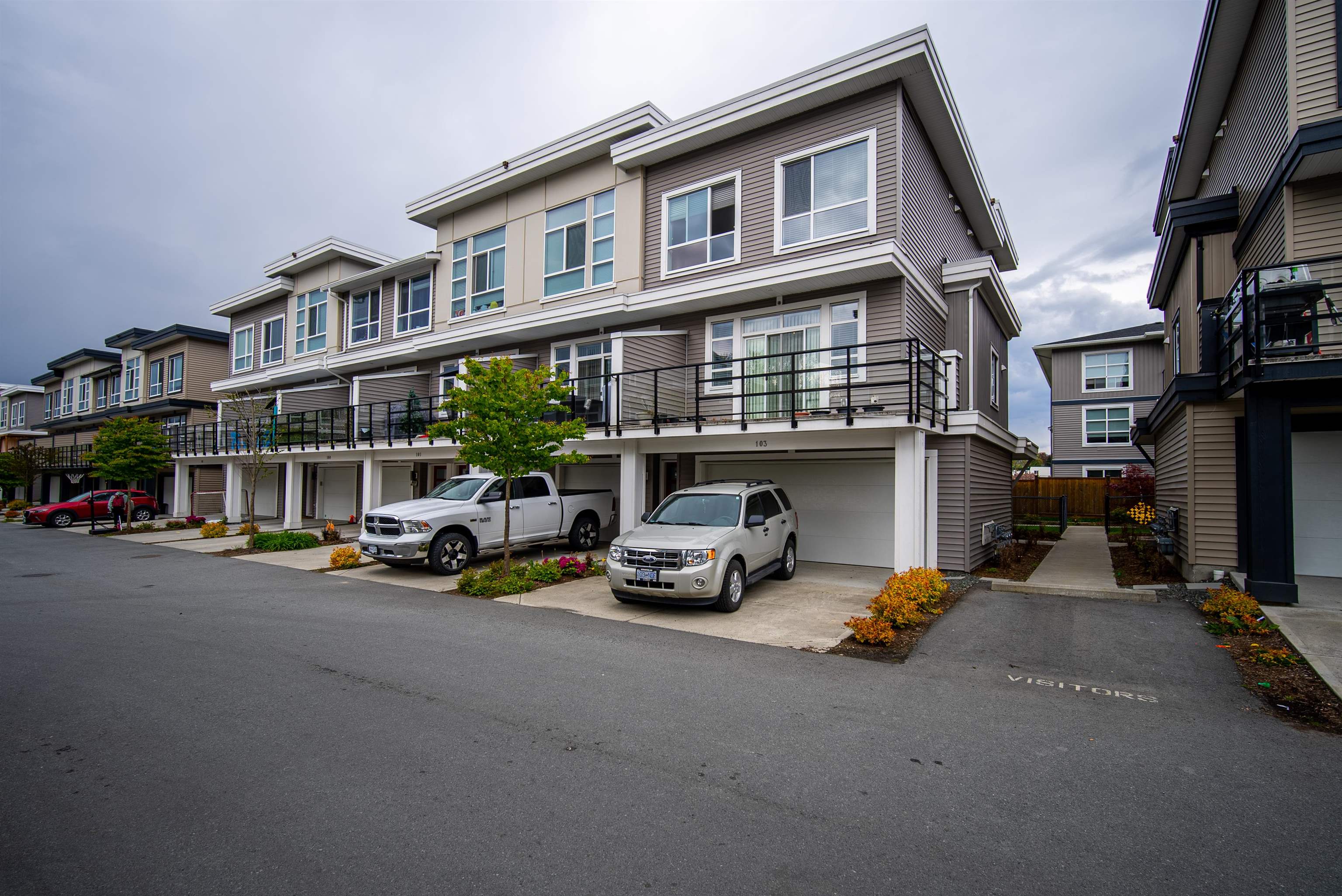 103-8413-midtown-way-chilliwack-terminated-r2683436-condos-ca