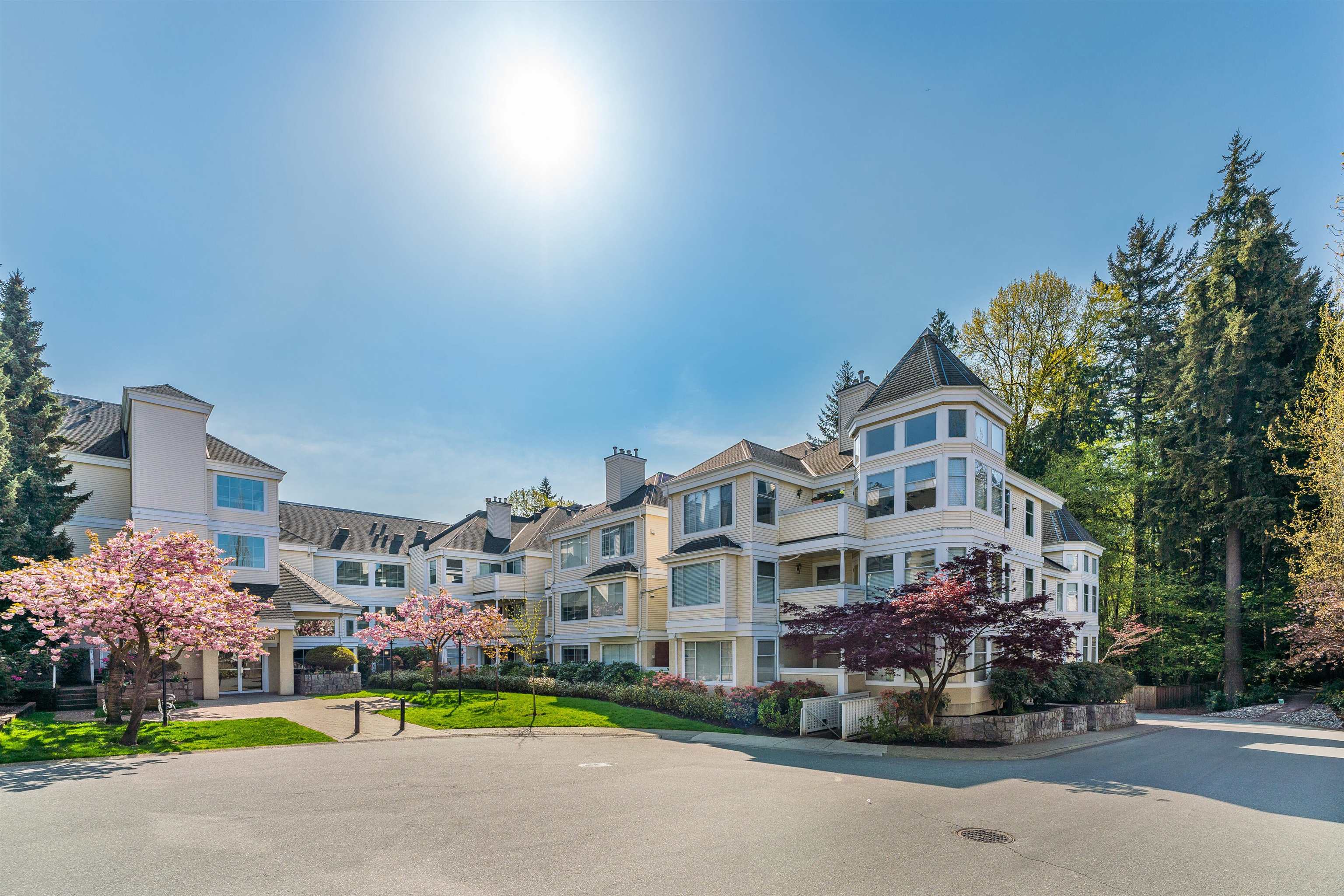 111 - 6820 RUMBLE STREET, Burnaby | For Sale @ $499,900 | Condos.ca