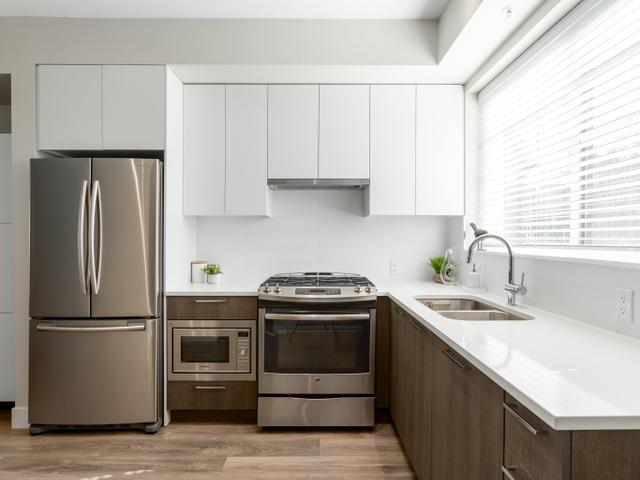 3 - 5122 CANADA WAY