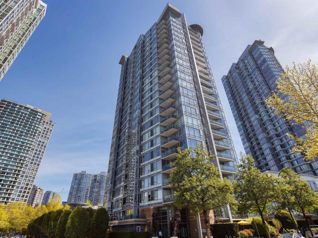 502 - 1067 MARINASIDE CRESCENT