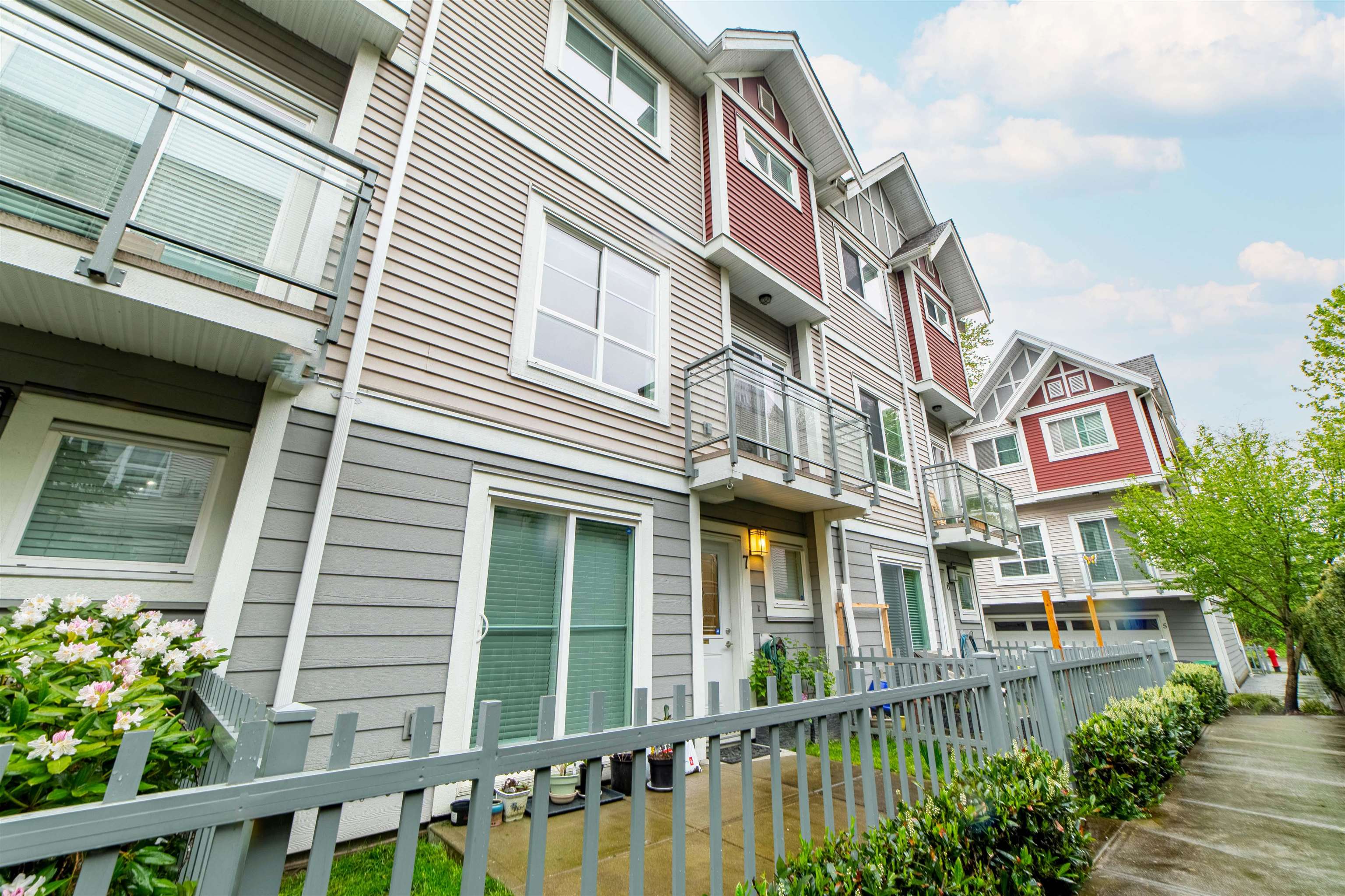 7 14320 103A AVENUE, Surrey Terminated, R2699514 Condos.ca