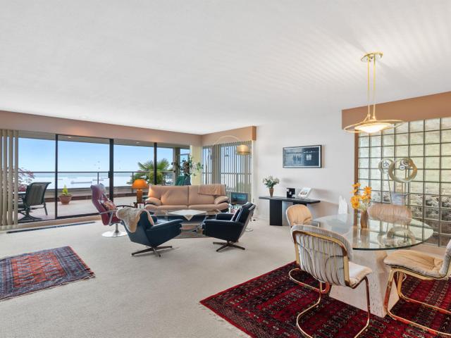 30 - 2246 FOLKESTONE WAY