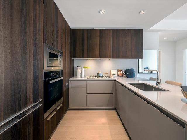 302 - 6699 RIVER ROAD