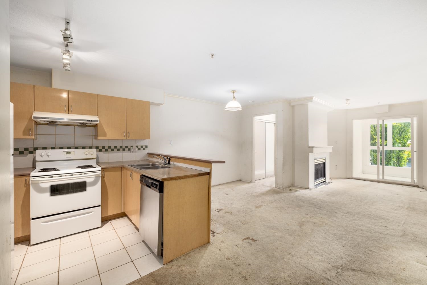 207 4989 DUCHESS STREET, Vancouver Sold, R2704266 Condos.ca