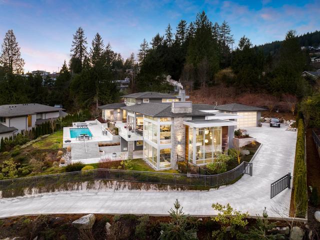 545 ROBIN HOOD ROAD