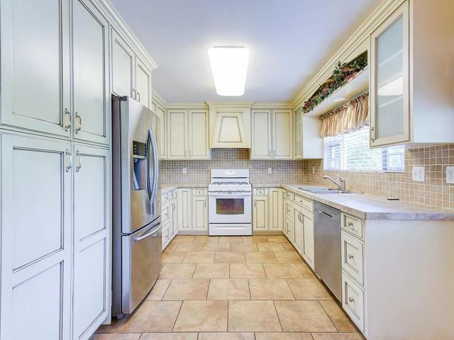 4872 RIDGELAWN DRIVE