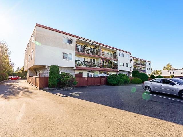 305 - 3043 270 STREET
