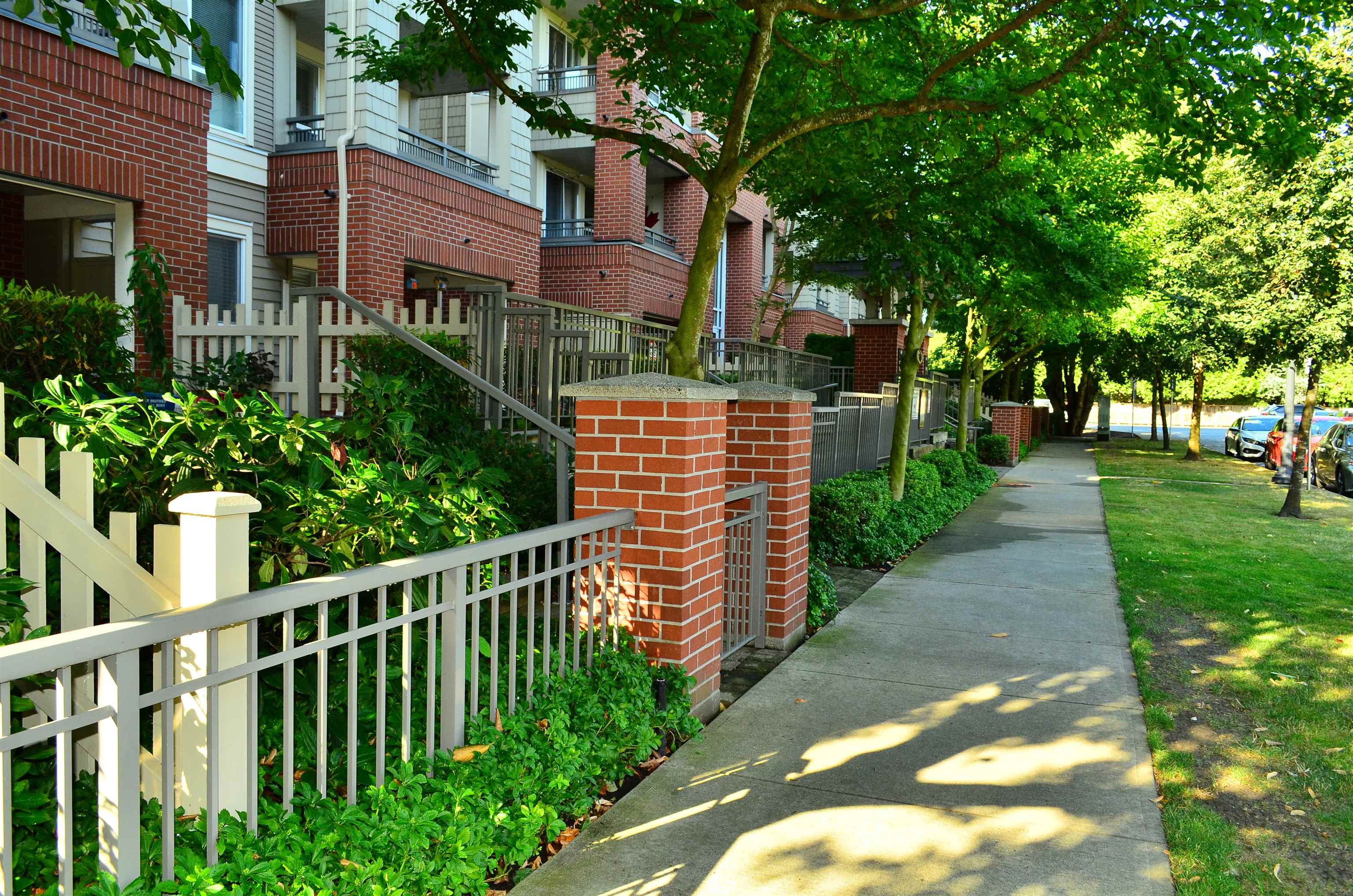 325 9233 FERNDALE ROAD, Richmond Sold, R2722368 Condos.ca