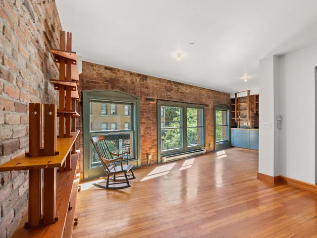 304 - 27 ALEXANDER STREET