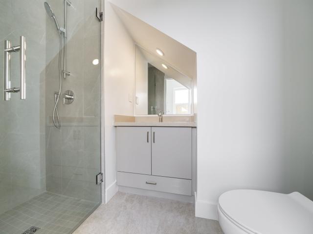 3 - 2145 E 43RD AVE
