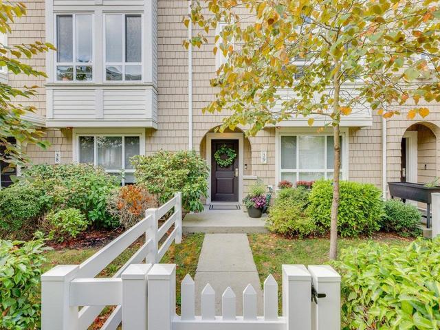 39 - 2418 AVON PLACE