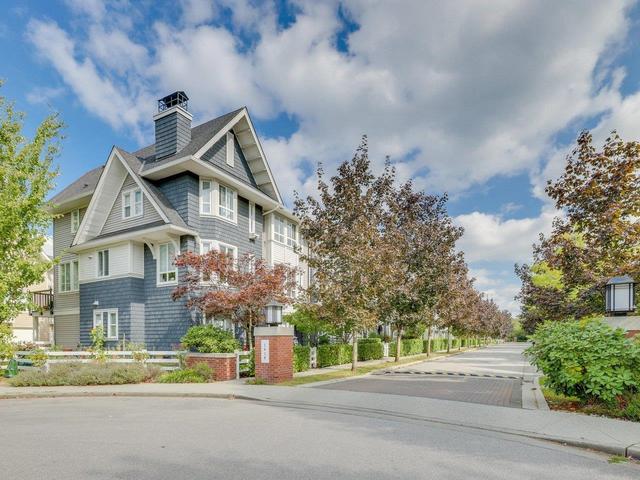 39 - 2418 AVON PLACE