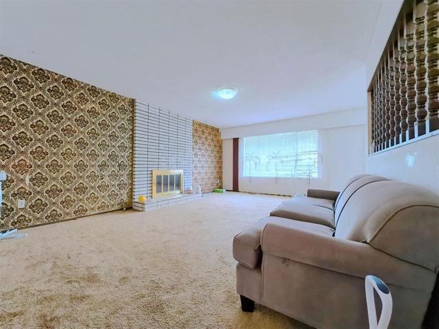 11620 OLDFIELD AVENUE