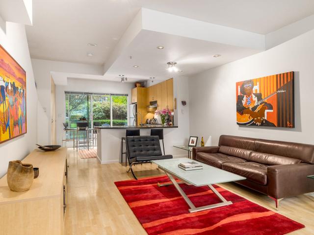 1194 RICHARDS STREET