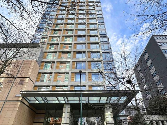 2002 - 1028 BARCLAY STREET