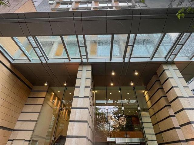 2002 - 1028 BARCLAY STREET