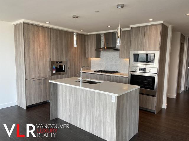 3403 - 4720 LOUGHEED HIGHWAY