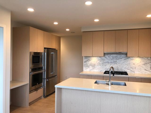 1604 - 530 WHITING WAY