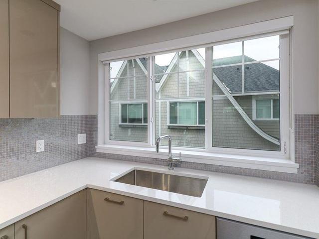 25 - 7180 LECHOW STREET