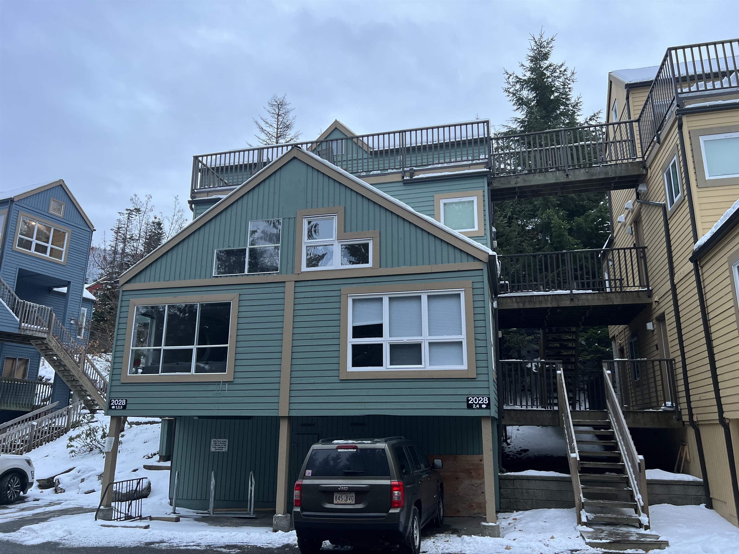 4 2028 INNSBRUCK DRIVE, Whistler For Sale 795,000 Condos.ca