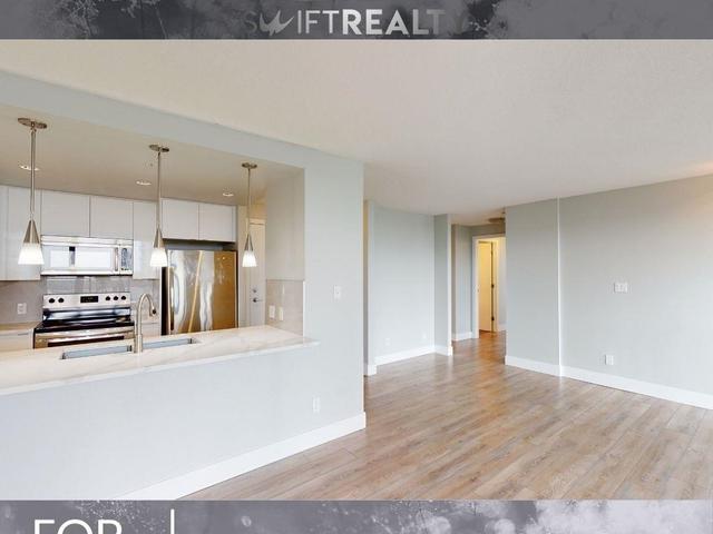 904 - 2959 GLEN DRIVE
