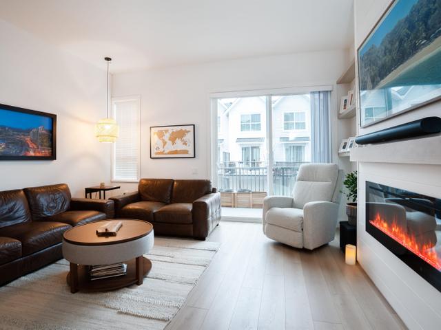 71 - 4638 ORCA WAY