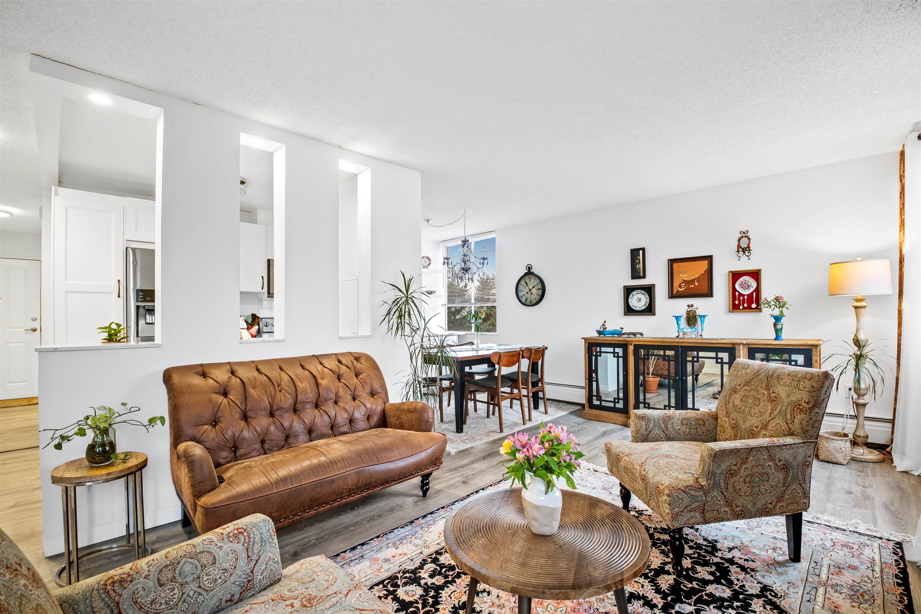 804 2004 FULLERTON AVENUE, For Sale 639,000 Condos.ca