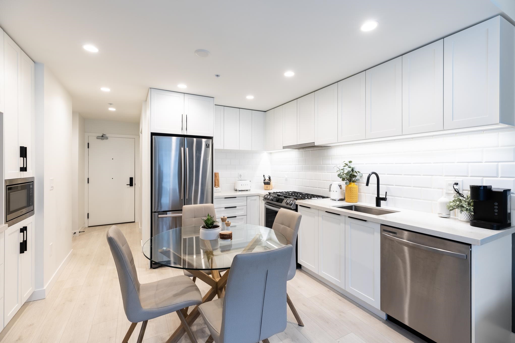 203 3018 ST STREET, Port Moody Sold, R2749769 Condos.ca